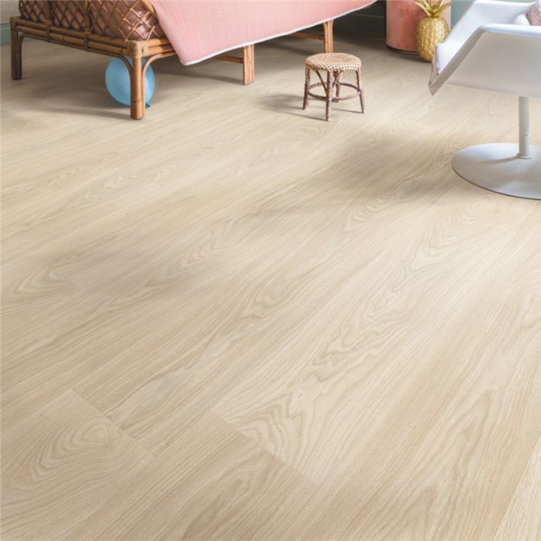 Ламинат Quick-Step Дуб бежевый премиум CLH4093